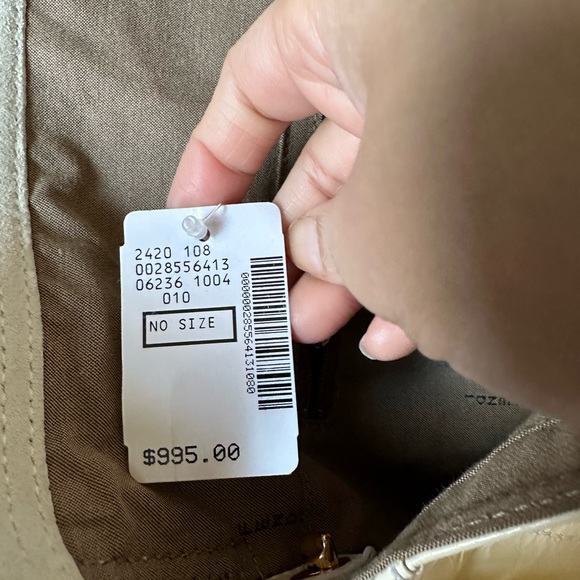 COPY - 100 authentic fendi baguette...gently used.still has tag of holt renfrew… - Picture 4 of 13